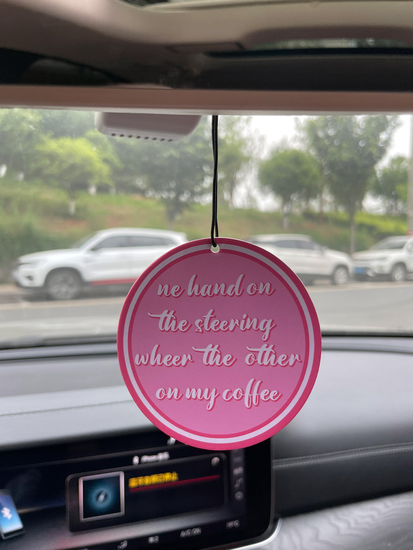 Rabbit Holding a Hand on the S - Perfume Fragrance Wheel recensie en prijs